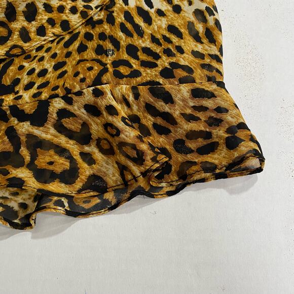 LULU’s Dare to Be Wild Animal Print Mini Skirt SIZE MEDIUM Ruffle Accent Trim - Picture 10 of 12